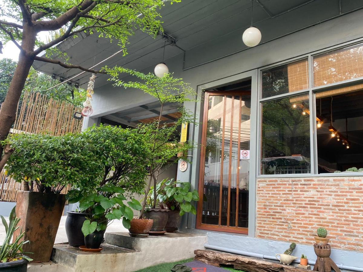 Nesuto Hostel Ramkamhaeng 52 Bangkok Kültér fotó