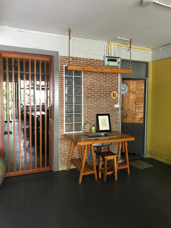 Nesuto Hostel Ramkamhaeng 52 Bangkok Kültér fotó
