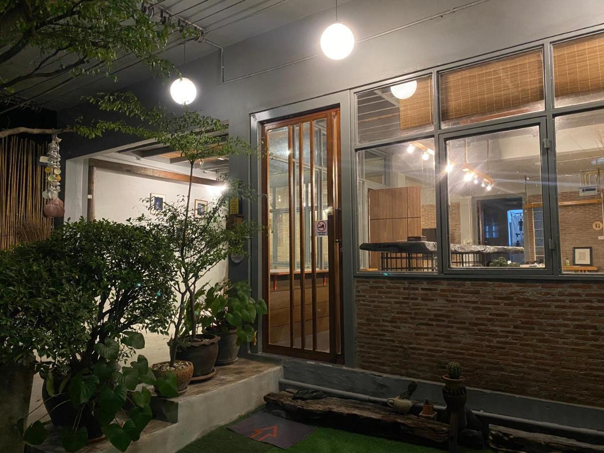 Nesuto Hostel Ramkamhaeng 52 Bangkok Kültér fotó