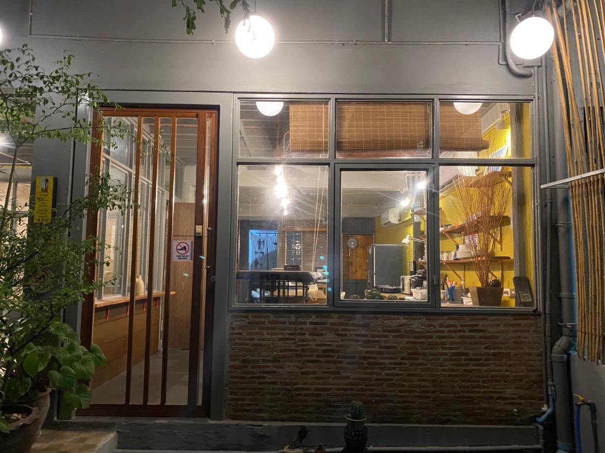 Nesuto Hostel Ramkamhaeng 52 Bangkok Kültér fotó